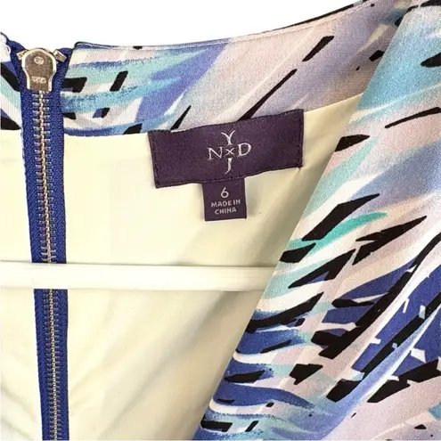 NYDJ EUC Sleeveless Surplice Palm Print
Dress Size 6