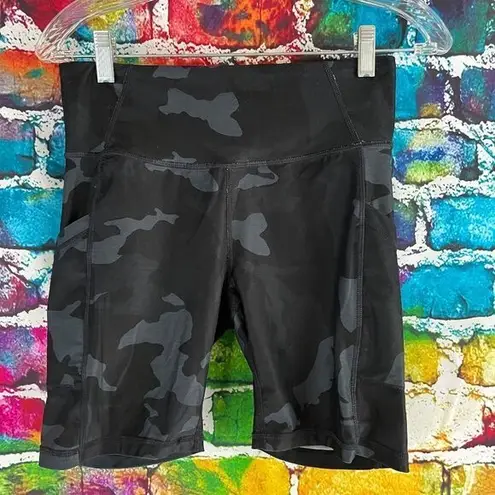 prAna  Electa bike shorts Size Medium Black Camo Print Camouflage