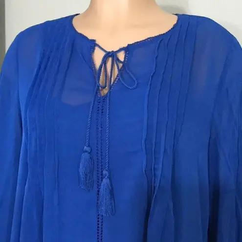 Valerie Stevens asymmetrical hem blouse. NWT