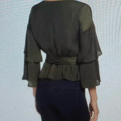 Cupcakes and Cashmere Yeta green wrap tiered bell sleeves blouse, size S party