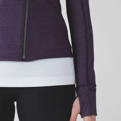 Lululemon NWOT  Precision Jacket in Chain Link Lilac Deep Zinfandel - Image 3