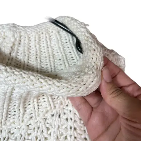 Moth Sleeveless White Turtleneck Sweater Size Large