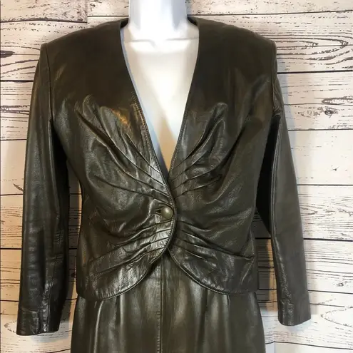 Collezione S.A. 1980’s Leather skirt suit What a fantastic vintage find Size 6