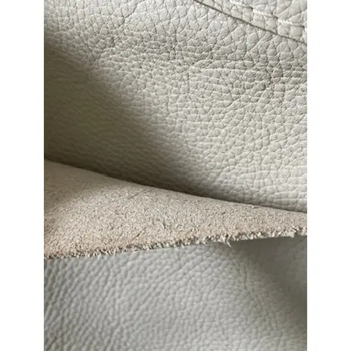 CALMA 1600 Leather Pebbled White Crossbody Bag – Minimalist Soft Leather