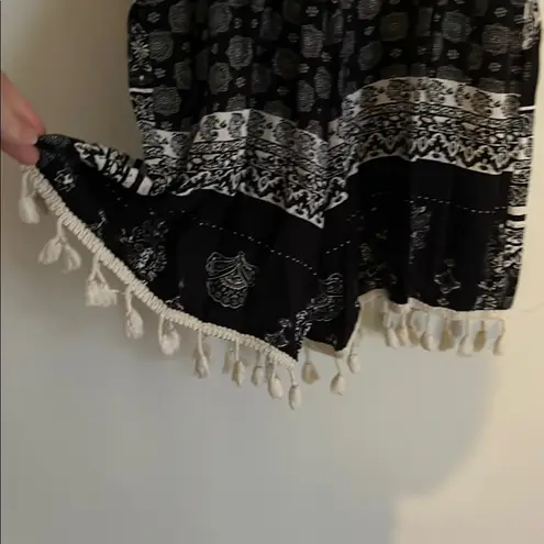 Black and White Patterned Romper Size undefined