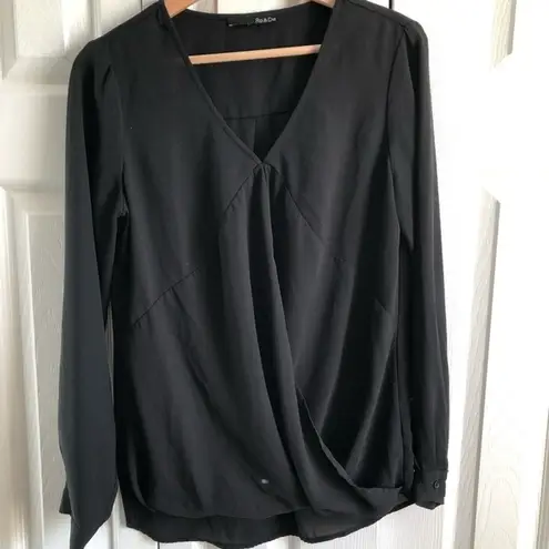 Ro & De 𝅺 Black V- neck Long Sleeve Blouse Top M