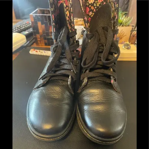 Dr. Martens  Stratford boots sz 6