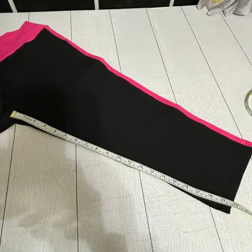 iLoveSia Raspberry Pink and Black Capri Leggings XL NWT