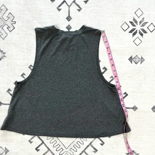 Carbon 38 Crop Tank 2.0 in Gray Small