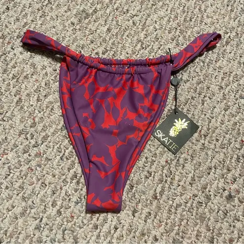 Skatie NWT  Rincon Bikini Cheeky Skimpy Bottoms High Leg- Size Large