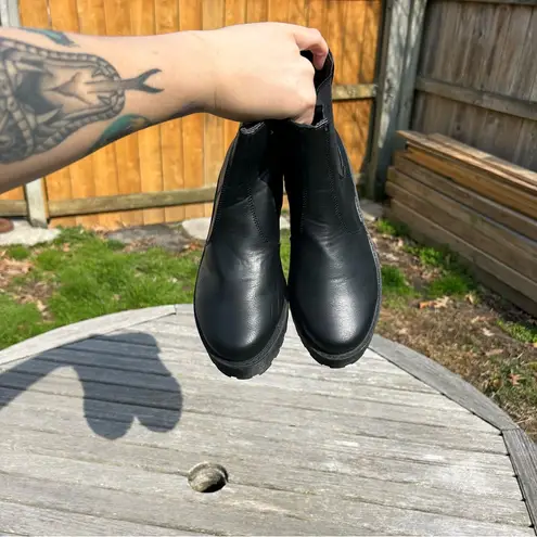 Dirty Laundry Monet Chelsea Boots size 7