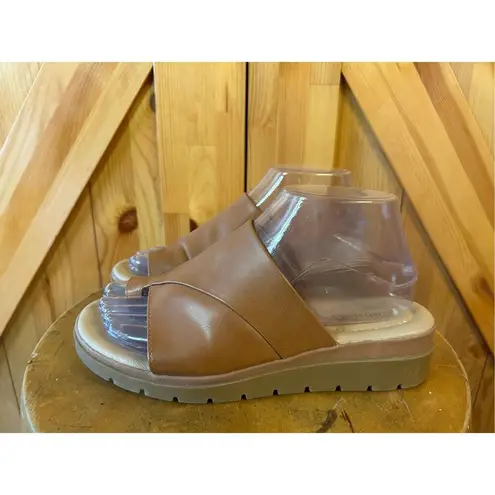 Baretraps  Women's Saddle Brown Ravin Toe Slide Sandal SZ 7M Open Toe