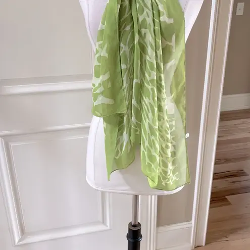 Retro 70s Look Scarf Fashion Green Print Flowy