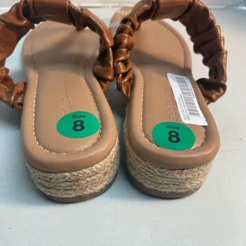 Aerosoles Women’s Brown Sandals Size 8 Slip on
Silver Buckle New Without Box