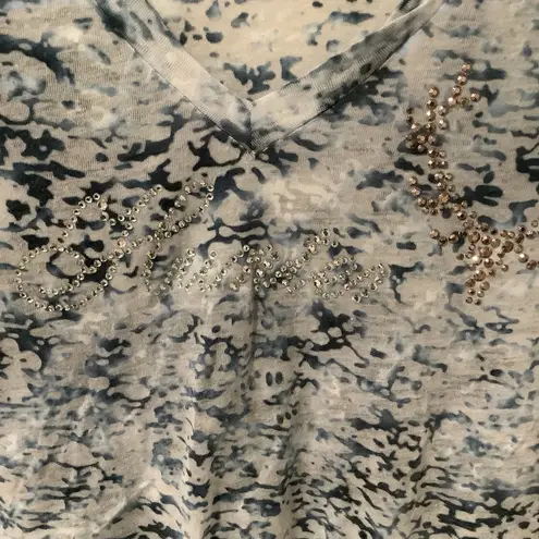 Sheplers Beautiful Patterned Women's Long Sleeve Blouse in Blue and White Bling Size L