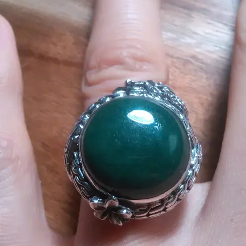 Bali Legacy Green Jade Sterling Silver Dragon Ring (Size 6)