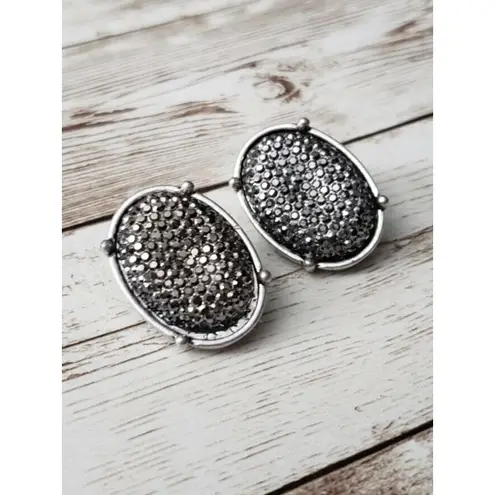 Vintage Clip On Earrings