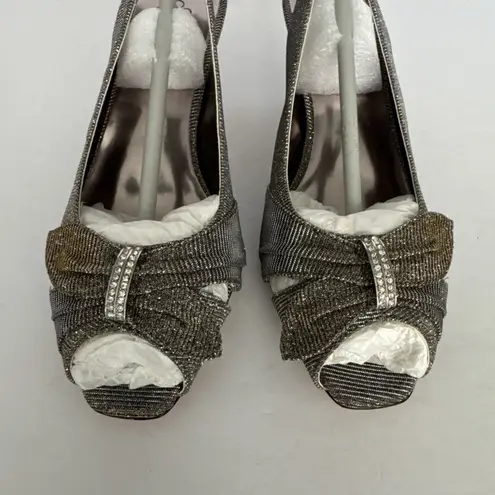 J Renee Heels Slader Dance Fabric Shimmery Pewter Kitten Heels Sling Back 8 W Silver