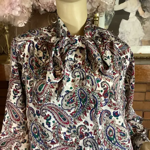 VINTAGE 1980'S ALFRED DUNNER RED, GREEN PAISLEY PRINT BLOUSE WITH BOW (16)