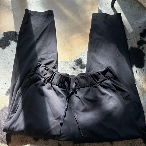 Lululemon  On The Fly‎ Pant In Black Size 8 thumbnail 3