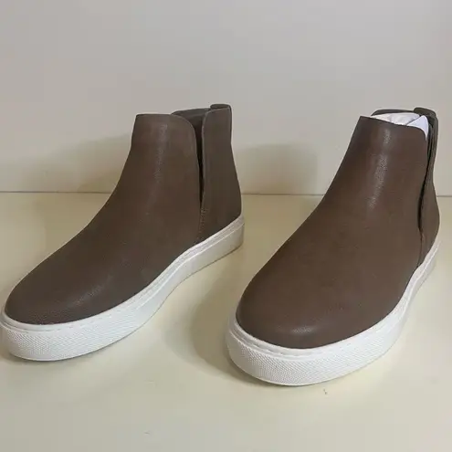 Birdies New without box Falcon Leather Bootie sz 8.5