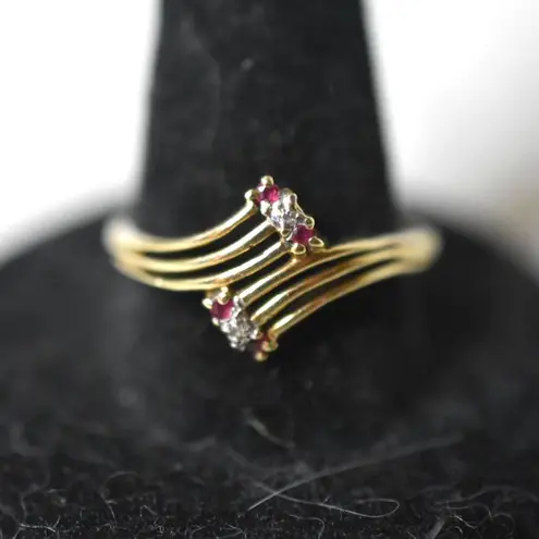 Source Unknown Rare 10K Gold Vintage PSCO Diamond/Ruby Wave Size 9 Cocktail Party Y2K Ring