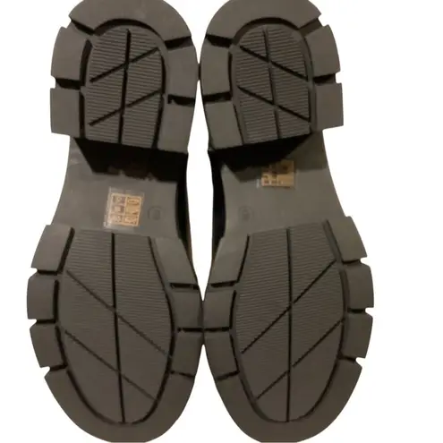 NWT Red Top Womens Black Leather Chelsea Boots lug sole ankle Chunky Size 8 NEW