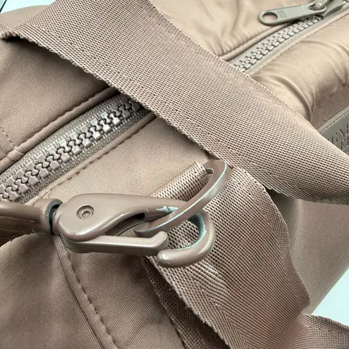 Dagne Dover  LANDON NEOPRENE CARRYALL BAG - Image 16