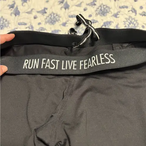 Nike  3/4 length crop Black running leggings Size Medium