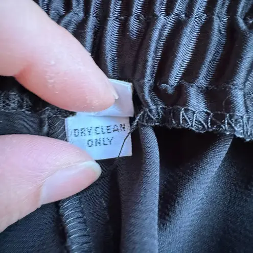 Black No Tag Satin Straight Leg Pleated In Front Elastic Waist Dress Pants Sz 8