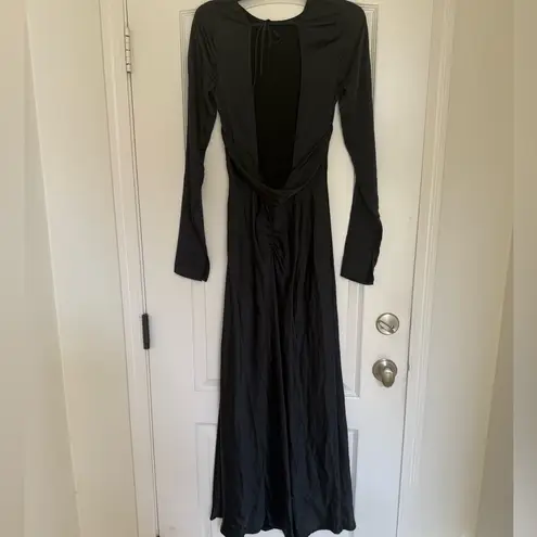 We Wore What
Blackless Gown