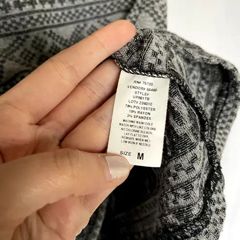 BKE gray geometric short sleeved knit shirt women's size M striped long top