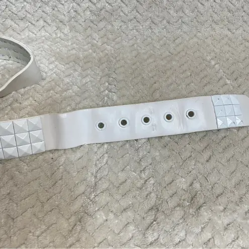 Winnie the Pooh Belt Buckle White Pyramid Stud Belt Sz M CuteGoth Disney Kidcore