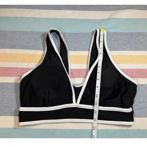 NWOT Chic Black & White High