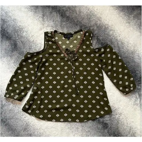 Sweet Wanderer Green Cold Shoulder Floral Embroidered Trim Blouse Size Medium