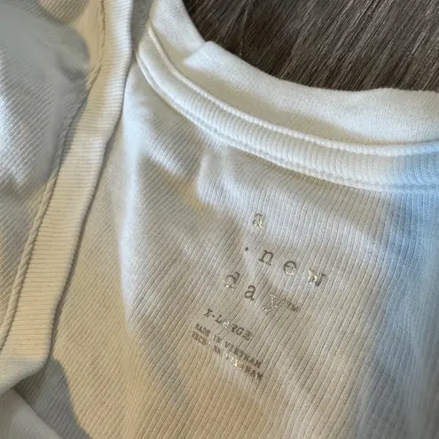 A New Day NWOT Plain White Ribbed T-Shirt thumbnail 3