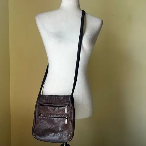 Vintage Y2K Brown Leather Crossbody Bag Minimalist Zip Purse 2000s Nine West