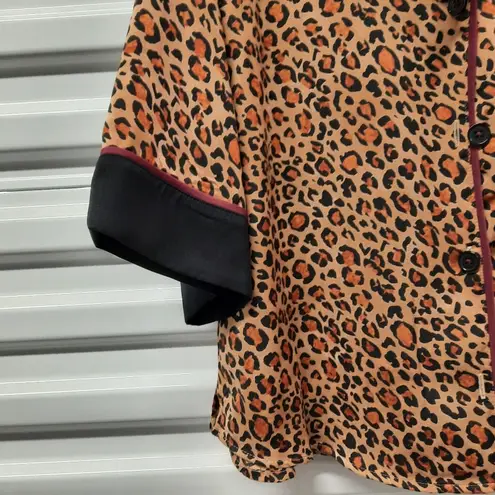The Room Service Pajama Top Womens Medium Black Animal Print Sleepwear Button Front