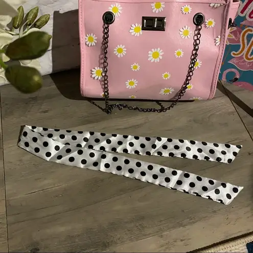 Boutique NEW Daisy Purse