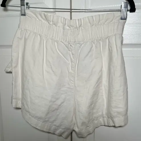 Abercrombie & Fitch White  Linen Style Shorts Size M - Image 3