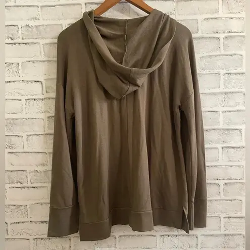 Cable & Gauge Women’s green hooded criss-cross tie up v-neck long sleeve shirt M