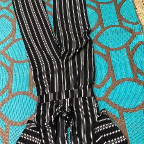 Crystal skye Black and White Striped Jumpsuit flutter sleeve Size undefined