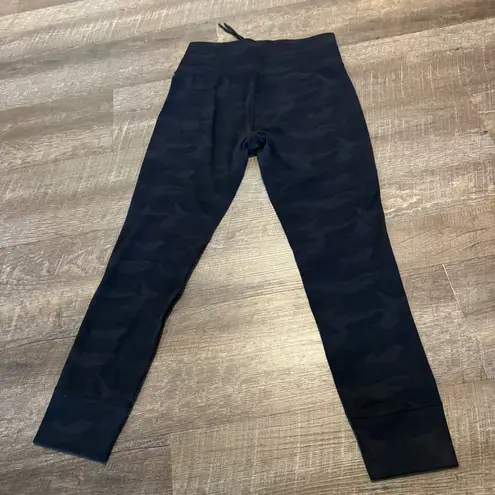 Vuori  Daily Legging Black Camo