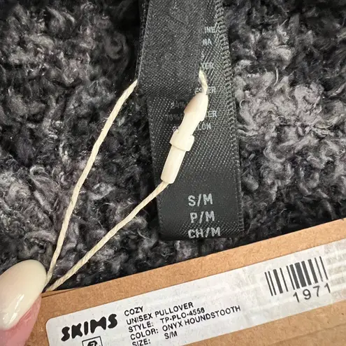 SKIMS Cozy Knit Unsiex Pullover
Size Small/Medium NWT Oversized