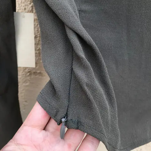 Flynn Skye Alyssa women’s dark green bell sleeve V-neck cropped top size small S