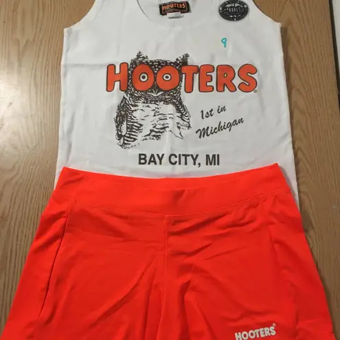 Hooters B71 #9 Sexy Girl Worn Uniform Tank/Shorts From Bay City MI Size Medium