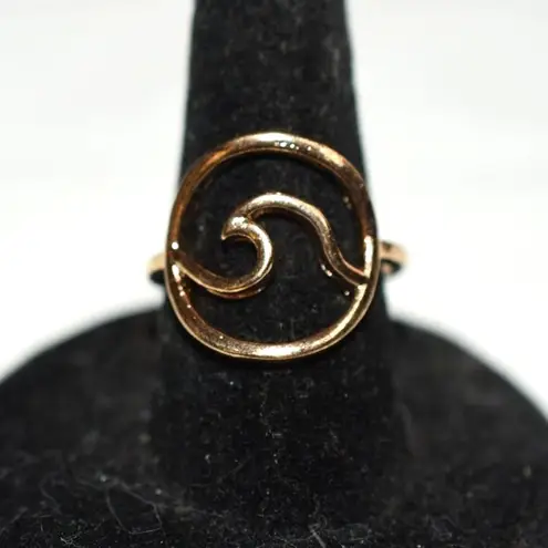 Source Unknown NWOT Surfer Beach Circular Wave Gold Tone Metal Size 10 Unisex Casual Ring