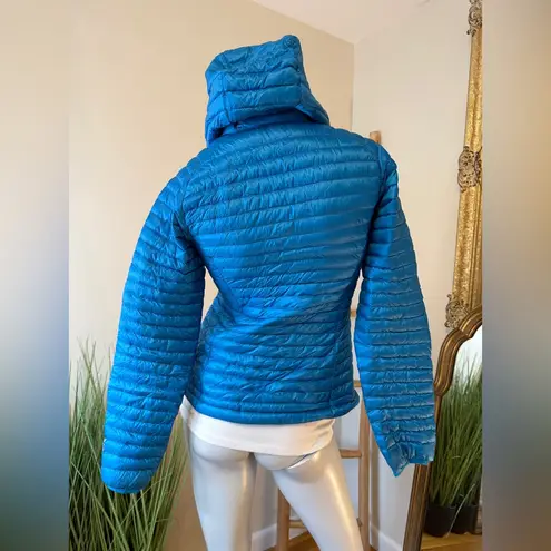 LL BEAN Women's Ultralight 850 Down Hooded Jacket Blue XS