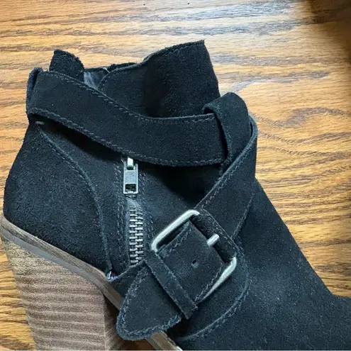 Dolce Vita Black Heeled Boots (Connary Style) Size 8