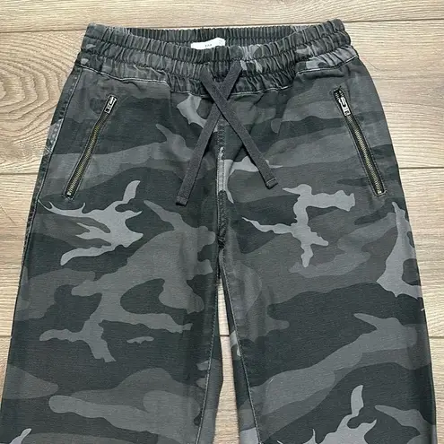 TNA By Aritzia Alix Gray Green Camo Mid Rise Jogger Pants Size XS